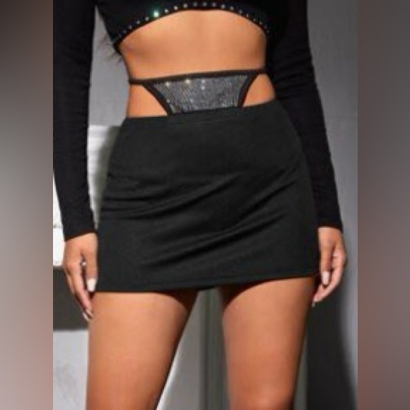 Black Rhinestone Y2K Baddie Tie Up Skirt - Picture 4 of 4